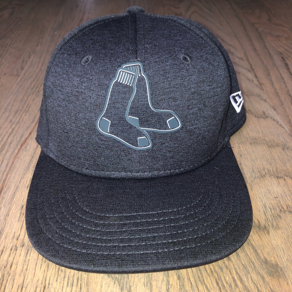 Red Sox clubhouse hat (kids size 6 1/2)